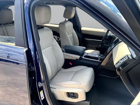 Used 2018 Land Rover Discovery SE AWD/4WD image 9