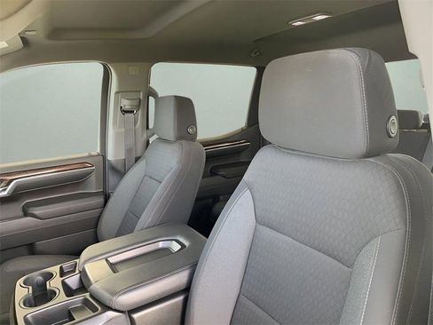 Used 2024 GMC Sierra 1500 SLE image 25