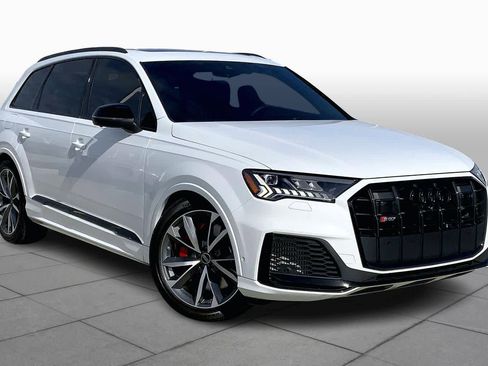 Used 2023 Audi SQ7 Premium Plus w/ Executive Package image 3
