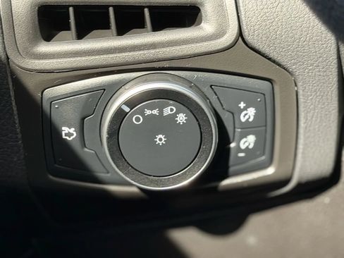 Used 2015 Ford Focus SE image 33