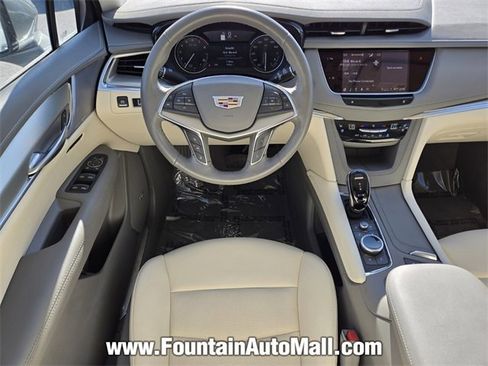 Used 2023 Cadillac XT5 Premium Luxury image 13