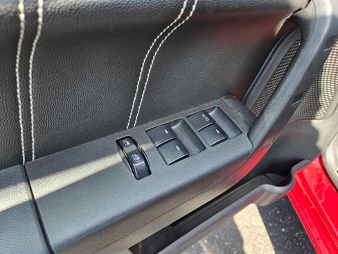 Used 2010 Ford Focus SEL image 15