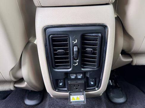 Used 2016 Jeep Grand Cherokee Limited w/ Trailer Tow Group IV image 35