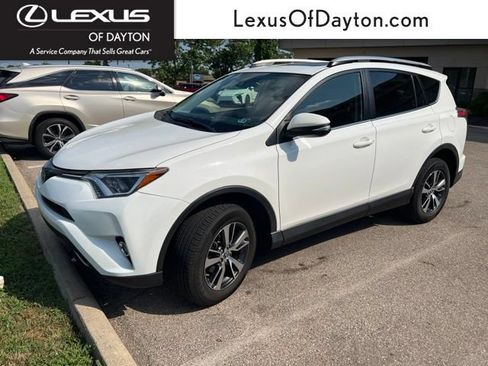 Used 2018 Toyota RAV4 XLE AWD/4WD image 1