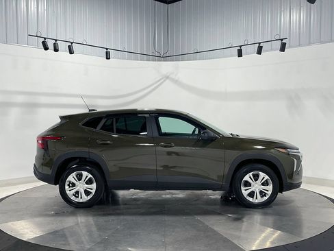 Used 2024 Chevrolet Trax LS FWD image 10