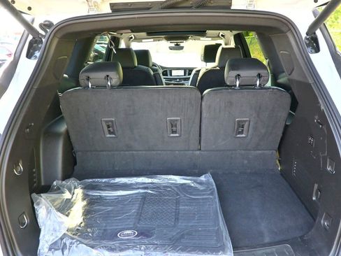 Used 2024 Buick Enclave Avenir w/ Avenir Technology Package image 24