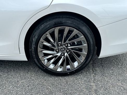Used 2024 Lexus ES 300h w/ Technology Package FWD image 24