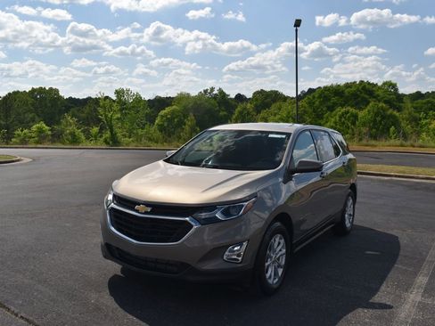Used 2018 Chevrolet Equinox LT image 3