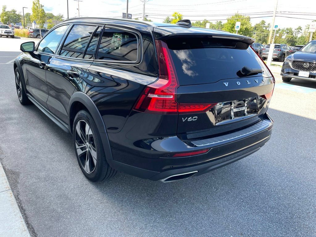 Used 2020 Volvo V60 T5 Cross Country w/ Protection Package Premier AWD/4WD image 7