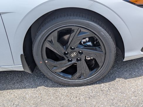 New 2026 Hyundai Elantra SE FWD image 9