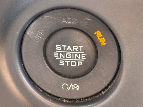 Used 2020 Jeep Wrangler Unlimited Sport image 31