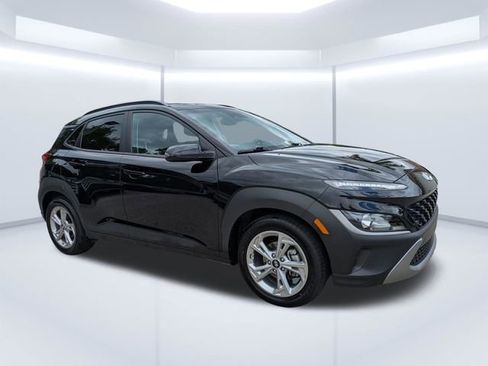 Used 2023 Hyundai Kona SEL w/ Convenience Package FWD image 2