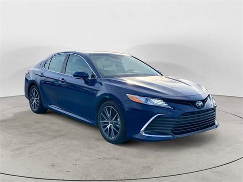 Used 2024 Toyota Camry XLE image 7