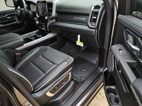 New 2026 RAM 1500 Laramie AWD/4WD image 7