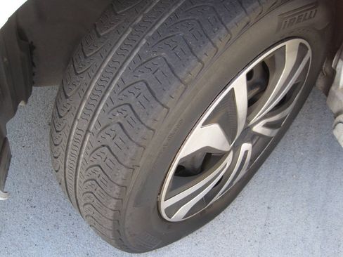 Used 2013 Toyota Corolla L FWD image 14