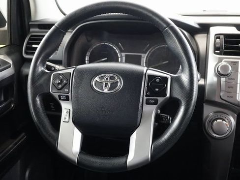 Used 2018 Toyota 4Runner SR5 Premium RWD image 15