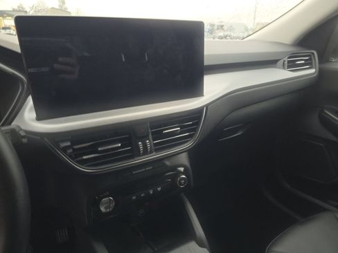 Used 2025 Ford Escape Platinum w/ Premium Technology Package image 17