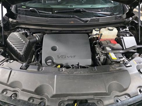 Used 2023 Chevrolet Traverse RS image 24