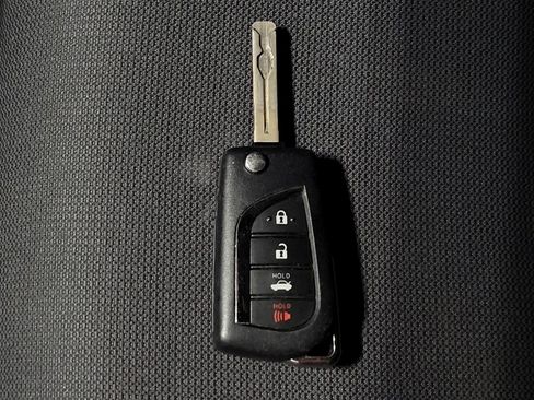 Used 2022 Toyota Corolla LE FWD image 32