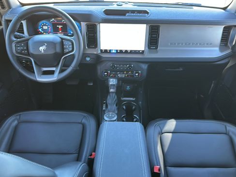 Used 2025 Ford Bronco Outer Banks image 20