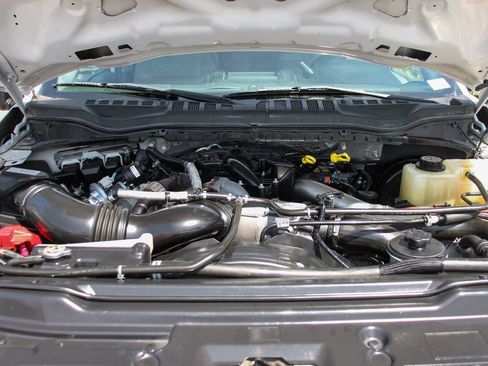 Used 2019 Ford F350 XLT image 12