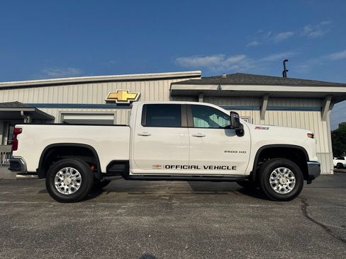 Used 2025 Chevrolet Silverado 2500 LT AWD/4WD image 8