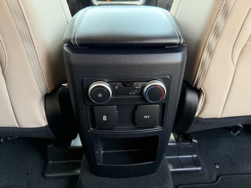 Used 2021 Ford Explorer XLT w/ Equipment Group 202A AWD/4WD image 34