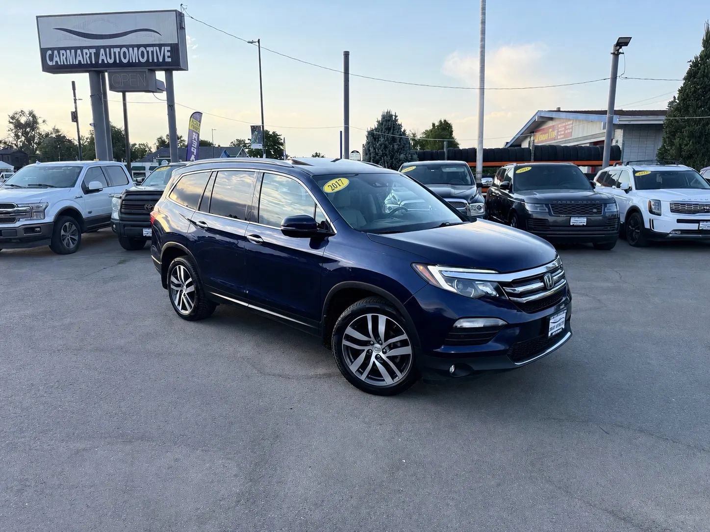 Used 2017 Honda Pilot Elite image 2