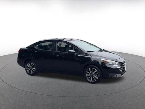 Used 2025 Nissan Versa SV FWD image 2
