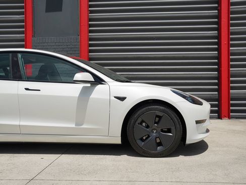 Used 2023 Tesla Model 3 Standard Range RWD image 5