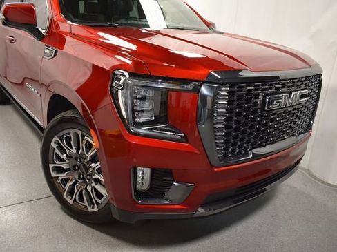 Used 2024 GMC Yukon XL Denali Ultimate AWD/4WD image 3
