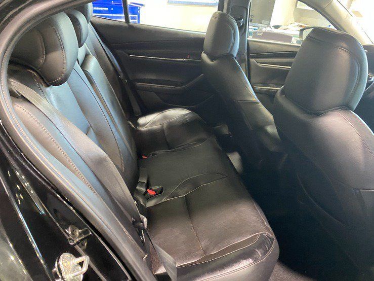 Used 2020 MAZDA MAZDA3 Sedan w/ Premium Package FWD image 18