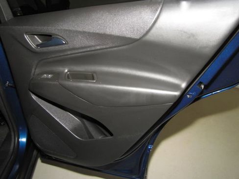 Used 2022 Chevrolet Equinox LT image 12