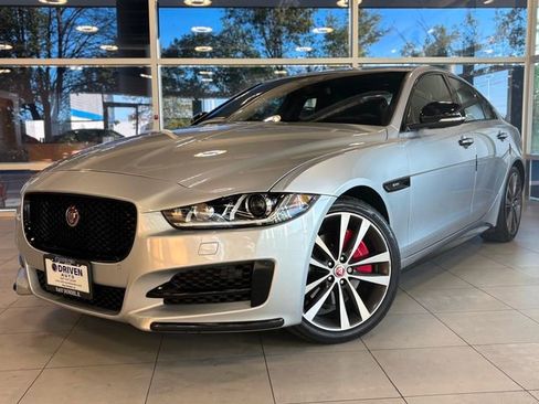 Used 2018 Jaguar XE R-Sport image 1