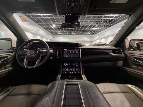 Used 2023 GMC Yukon Denali AWD/4WD image 16