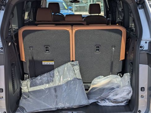 New 2025 Volkswagen ID. Buzz Pro S image 24