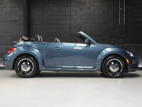 Used 2018 Volkswagen Beetle 2.0T S image 22