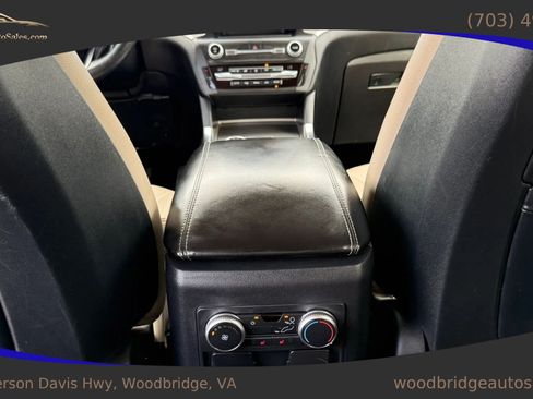 Used 2020 Ford Explorer XLT w/ Equipment Group 202A AWD/4WD image 31