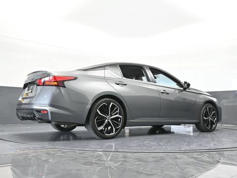 Used 2024 Nissan Altima 2.5 SR FWD image 56