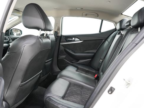 Used 2016 Nissan Maxima SR FWD image 13