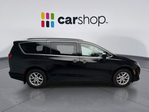 Used 2020 Chrysler Pacifica Touring FWD image 6