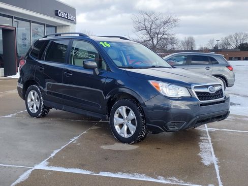Used 2016 Subaru Forester 2.5i Premium w/ All-Weather Package image 3