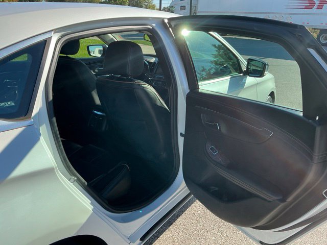 Used 2015 Chevrolet Impala LTZ FWD image 18