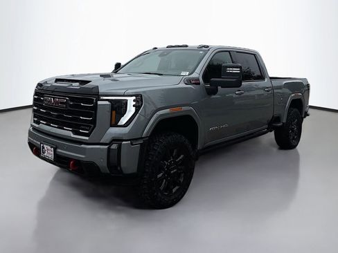 Used 2024 GMC Sierra 2500 AT4 w/ AT4 Premium Plus Package AWD/4WD image 3