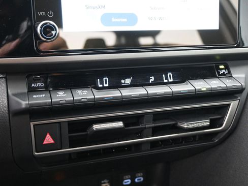 Used 2025 Toyota Camry LE FWD image 30