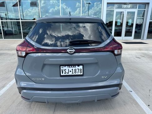 Used 2022 Nissan Kicks SV FWD image 5
