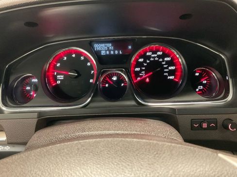 Used 2013 GMC Acadia Denali image 2