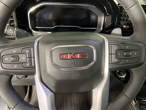 Used 2025 GMC Sierra 1500 SLT w/ SLT Premium Plus Package image 38