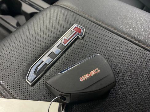 Used 2024 GMC Sierra 2500 AT4 AWD/4WD image 39