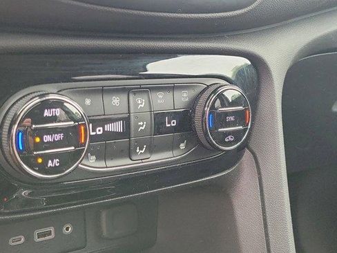 Used 2022 Buick Encore GX Select w/ Sport Touring Package image 30